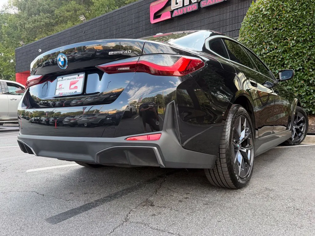 BMW i4 photo 13