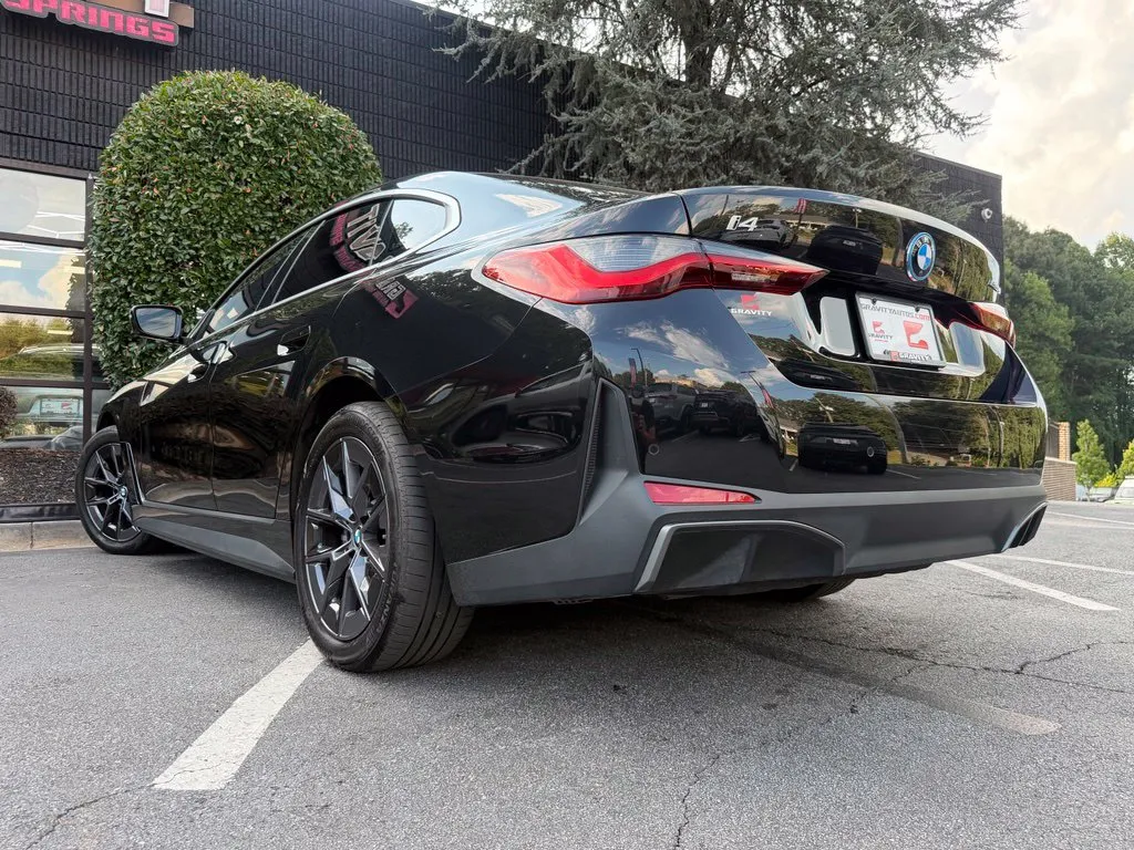 BMW i4 photo 20
