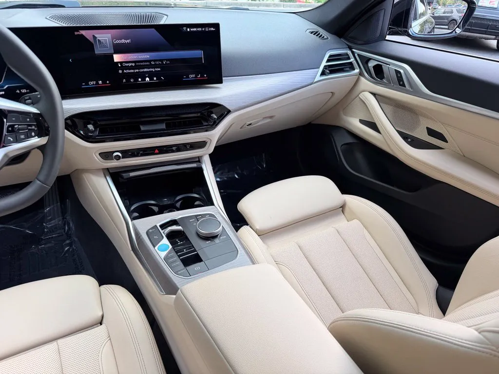 BMW i4 photo 42