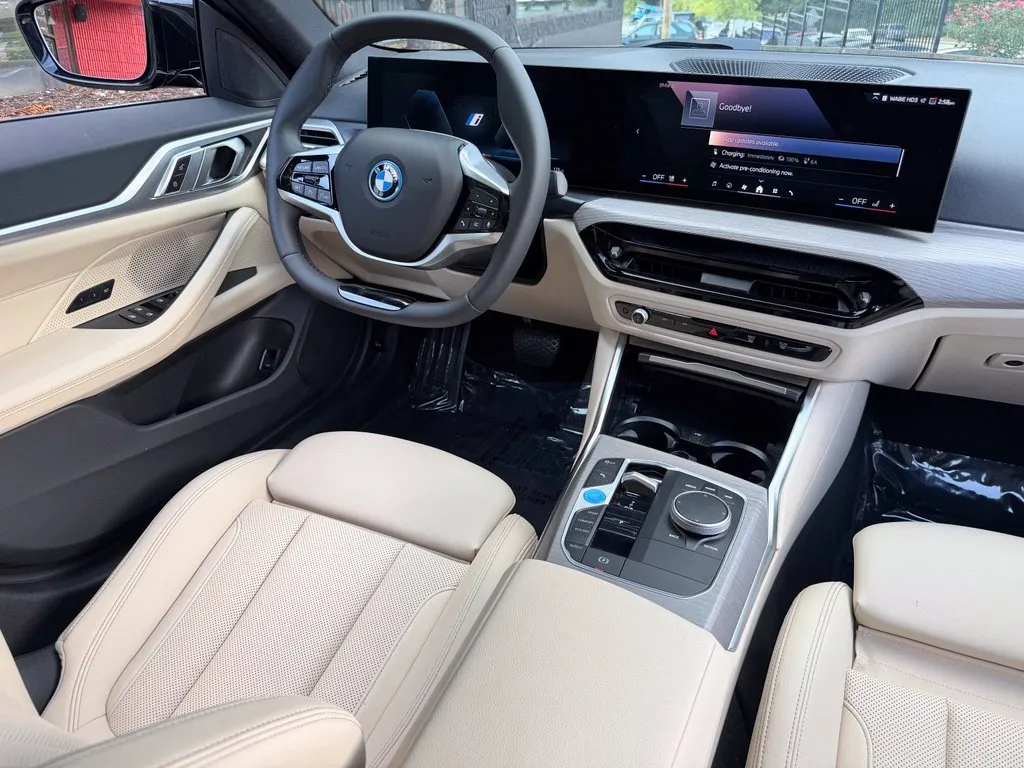 BMW i4 photo 41