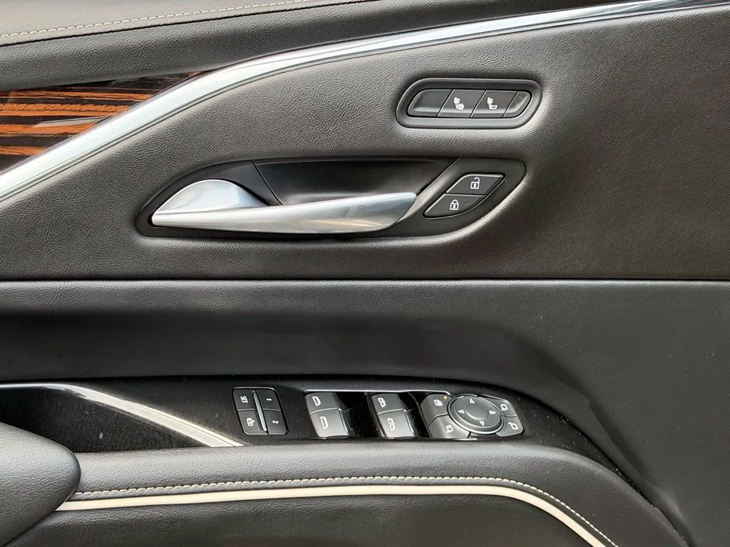 Cadillac Escalade photo 30