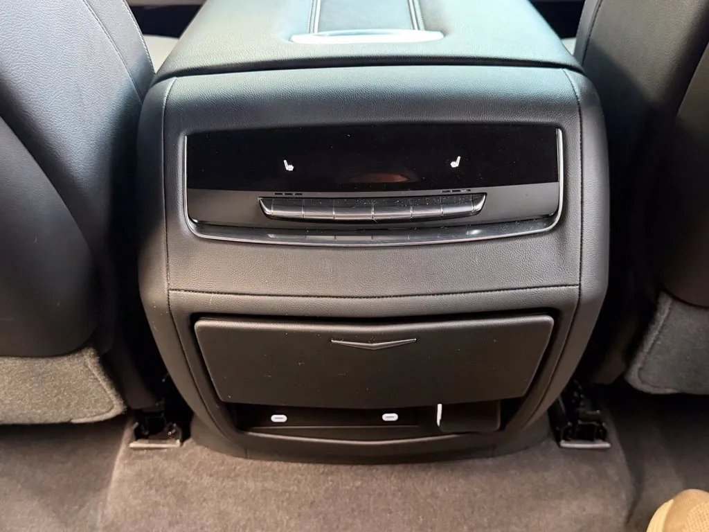 Cadillac Escalade photo 57