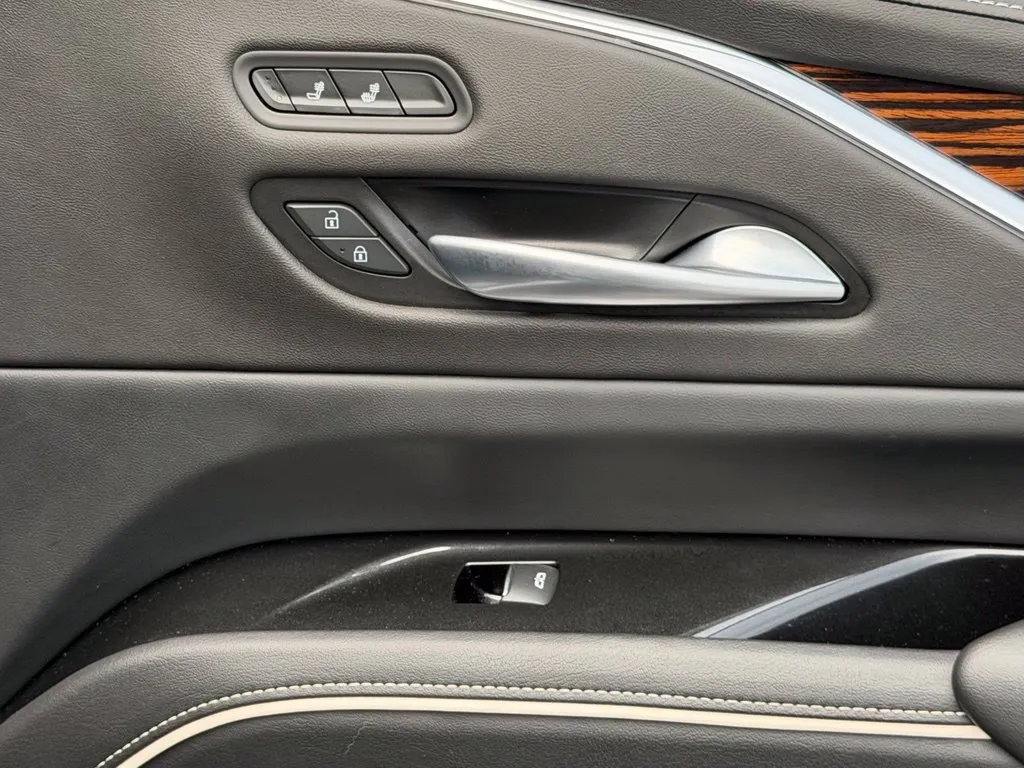 Cadillac Escalade photo 40