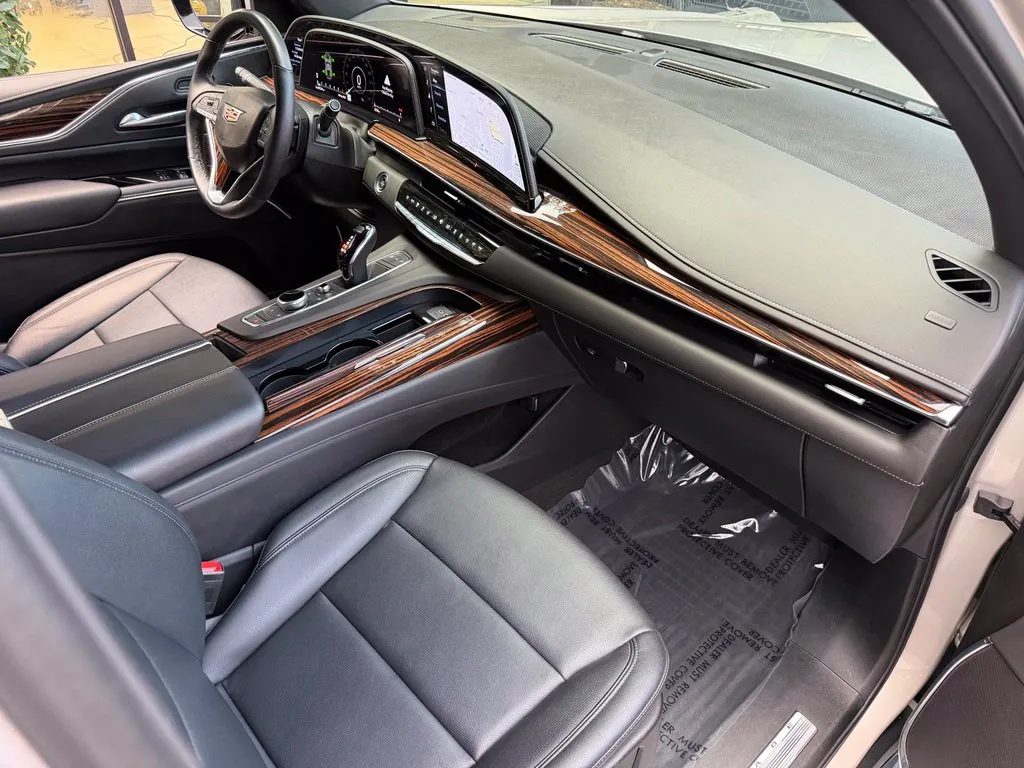 Cadillac Escalade photo 35