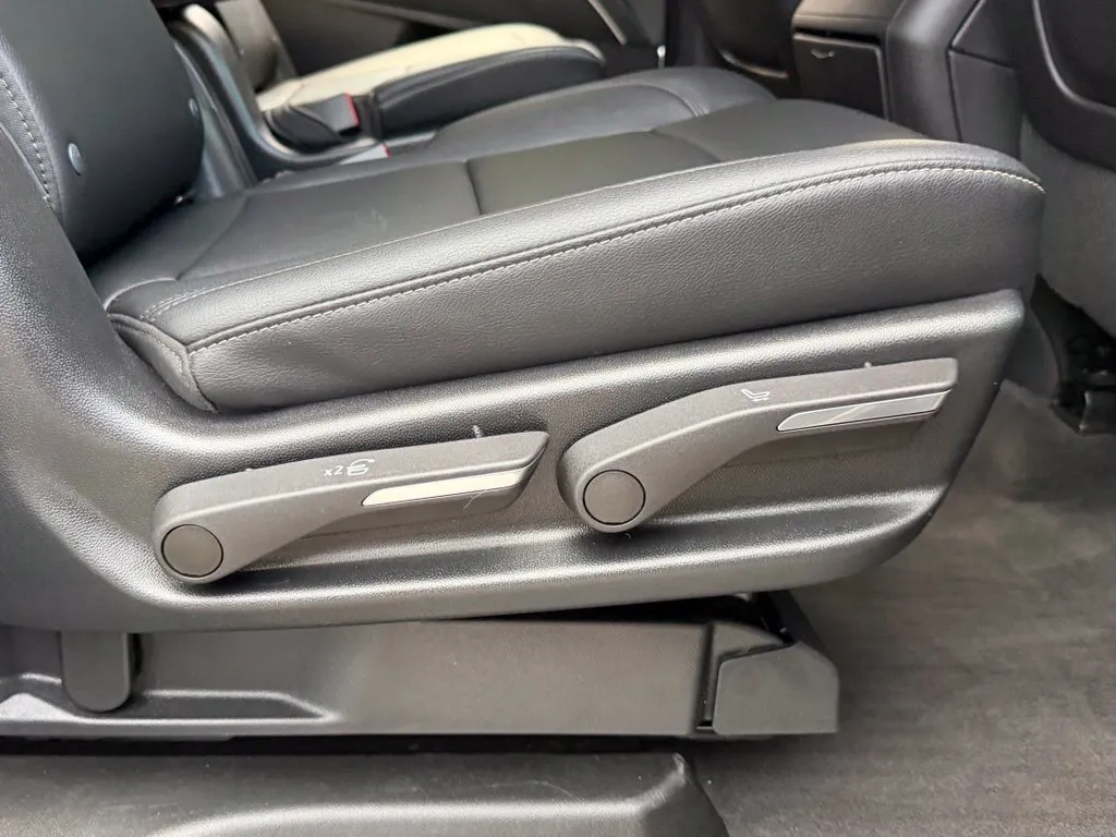 Cadillac Escalade photo 43