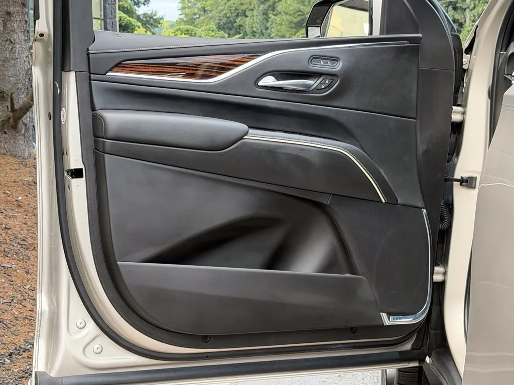 Cadillac Escalade photo 29