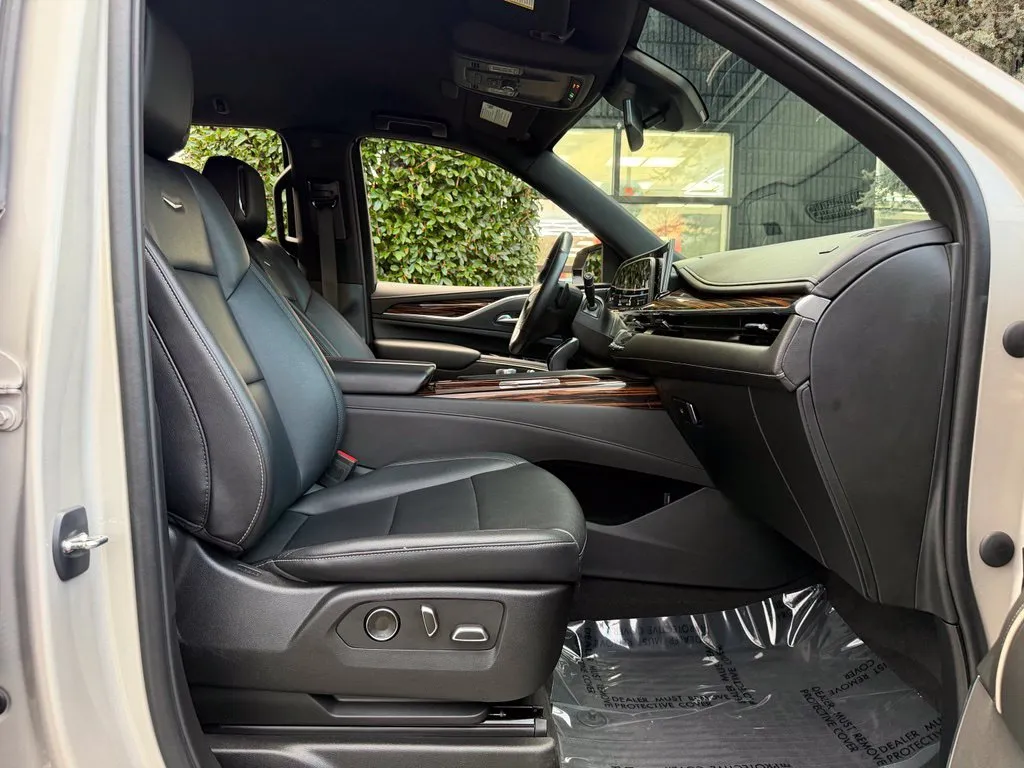 Cadillac Escalade photo 36