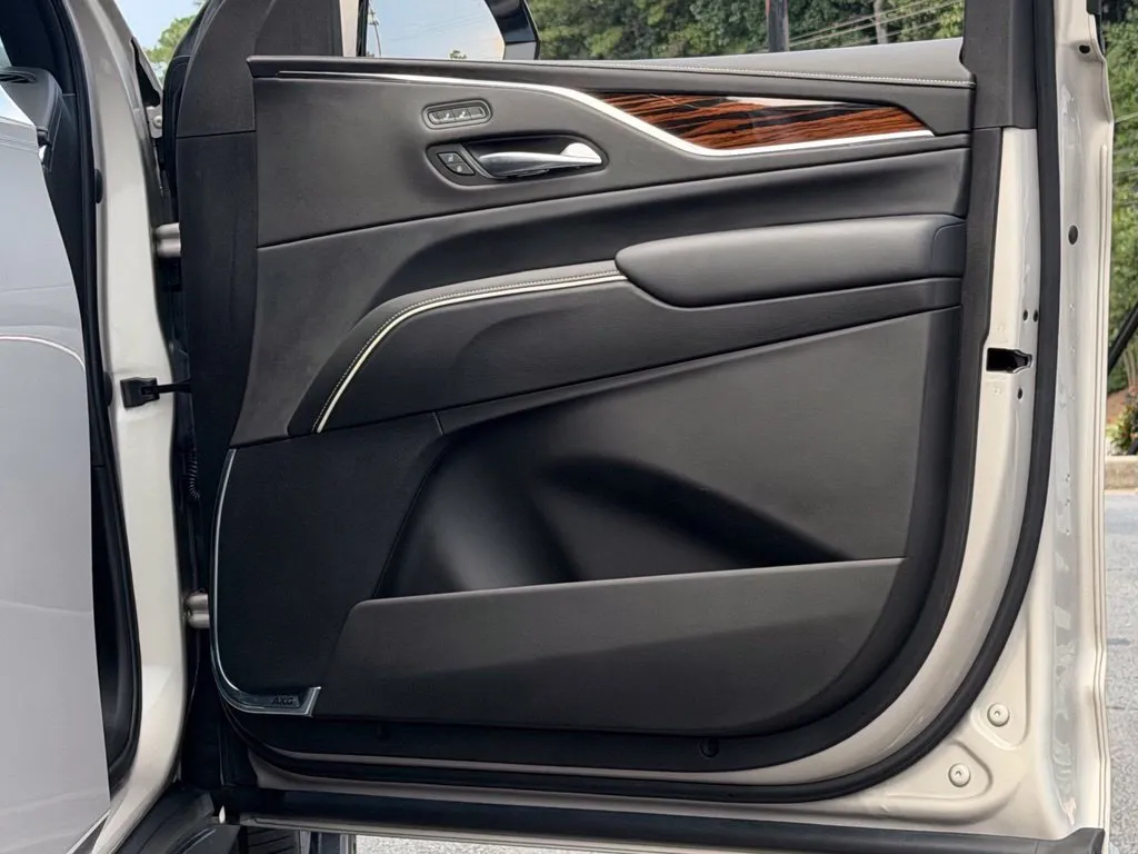 Cadillac Escalade photo 39