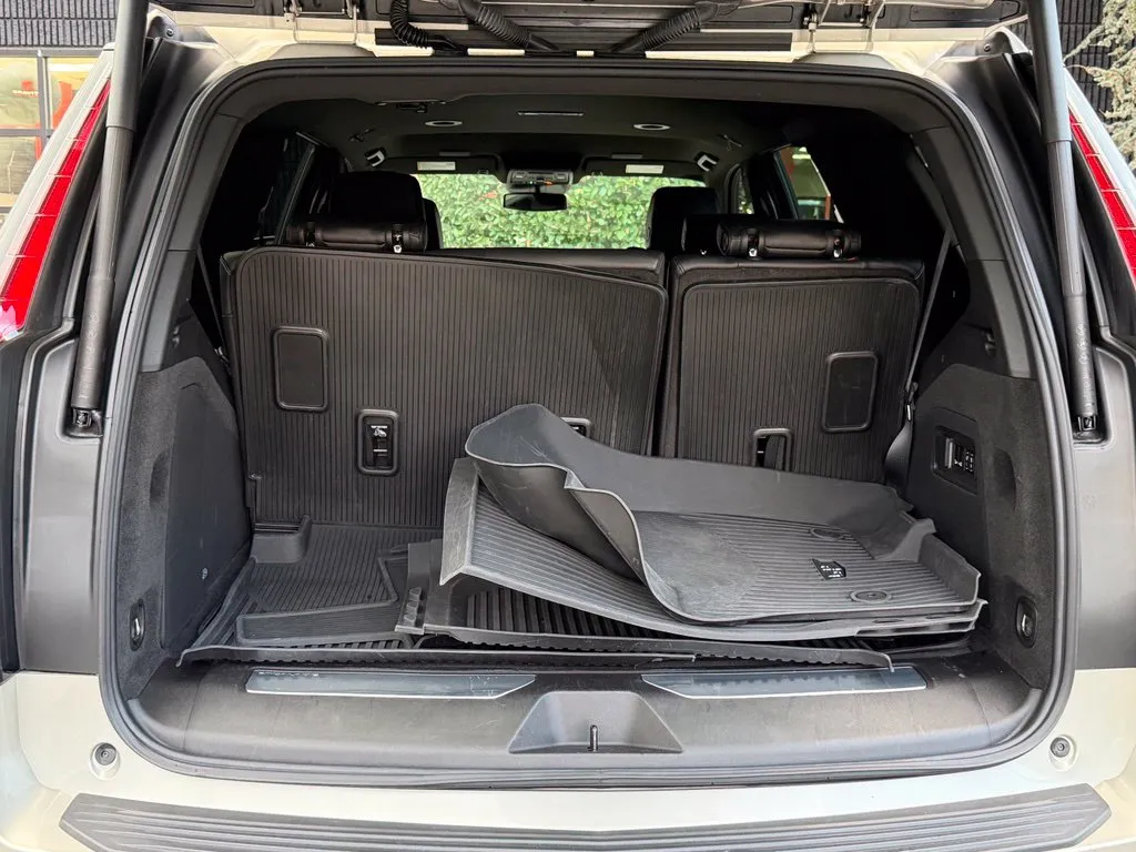 Cadillac Escalade photo 18
