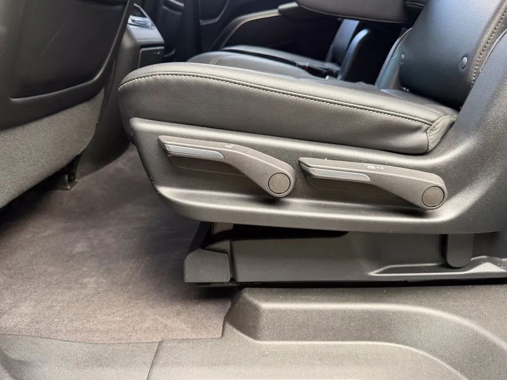 Cadillac Escalade photo 33