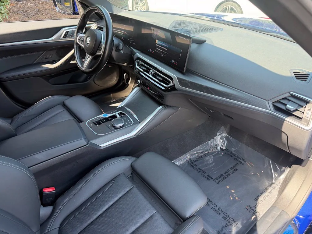 BMW i4 photo 35