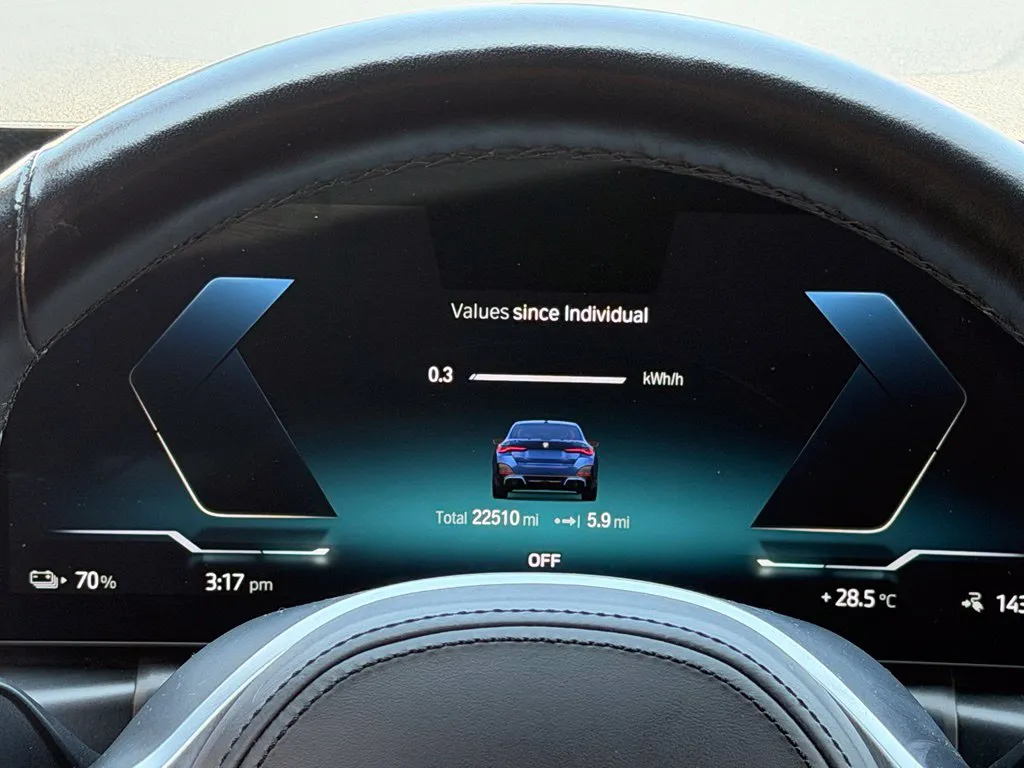 BMW i4 photo 49