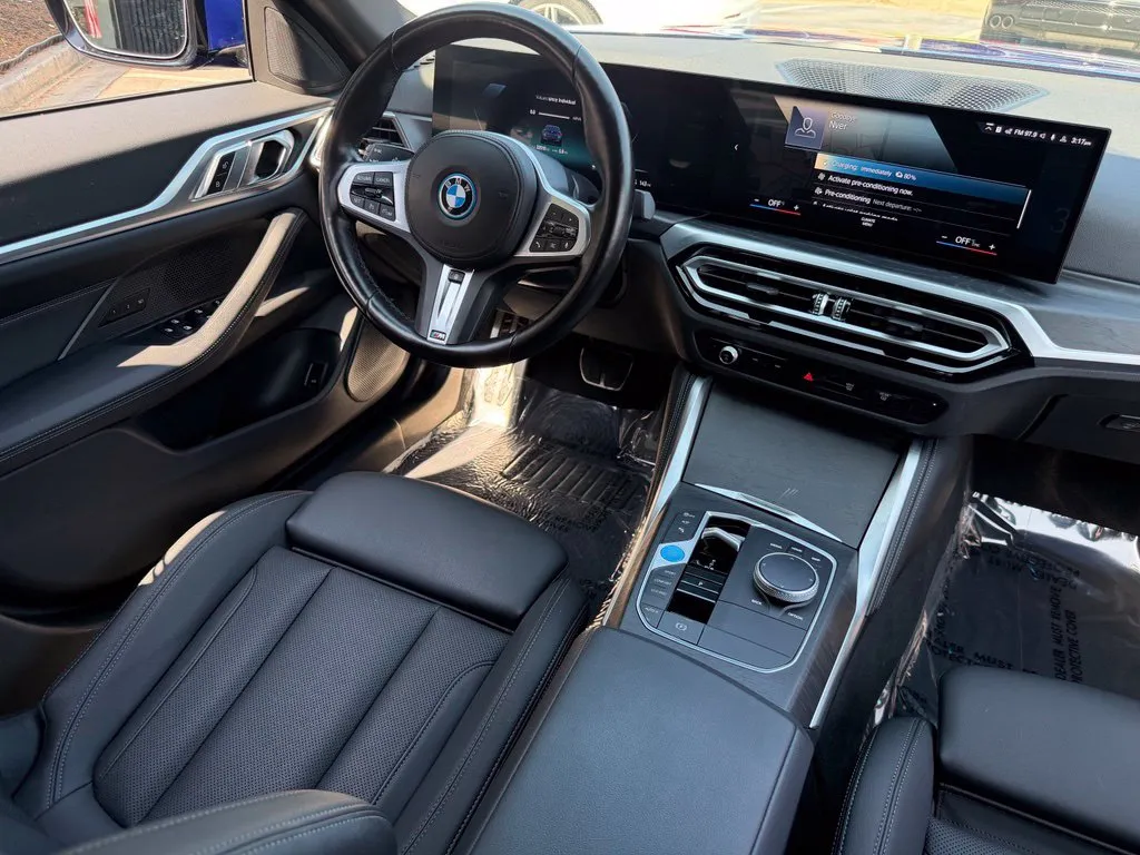 BMW i4 photo 44
