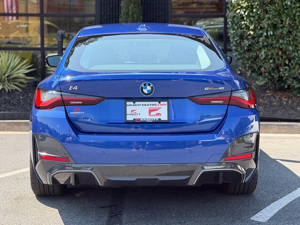 BMW i4 photo 14