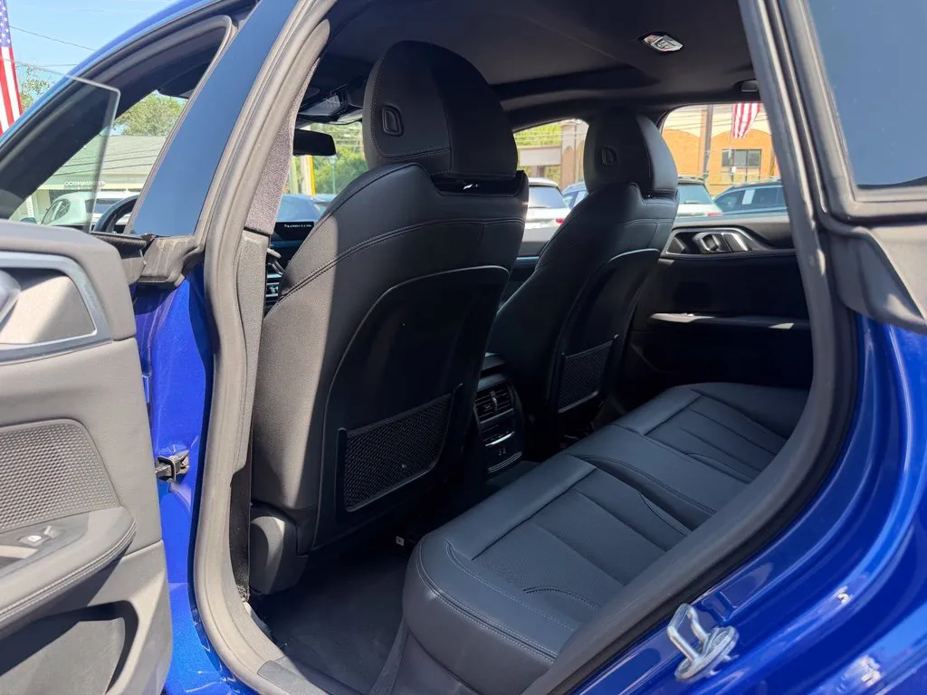 BMW i4 photo 33
