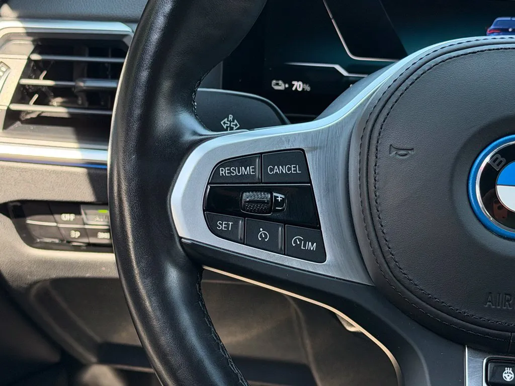 BMW i4 photo 47