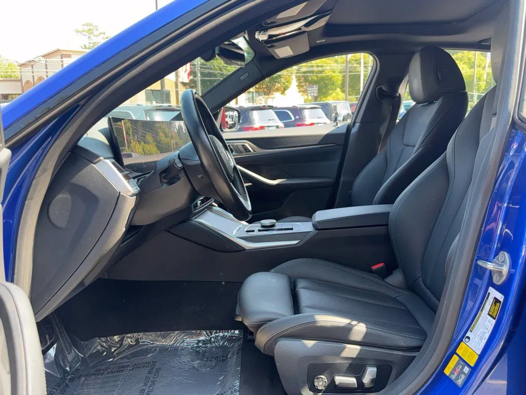 BMW i4 photo 28