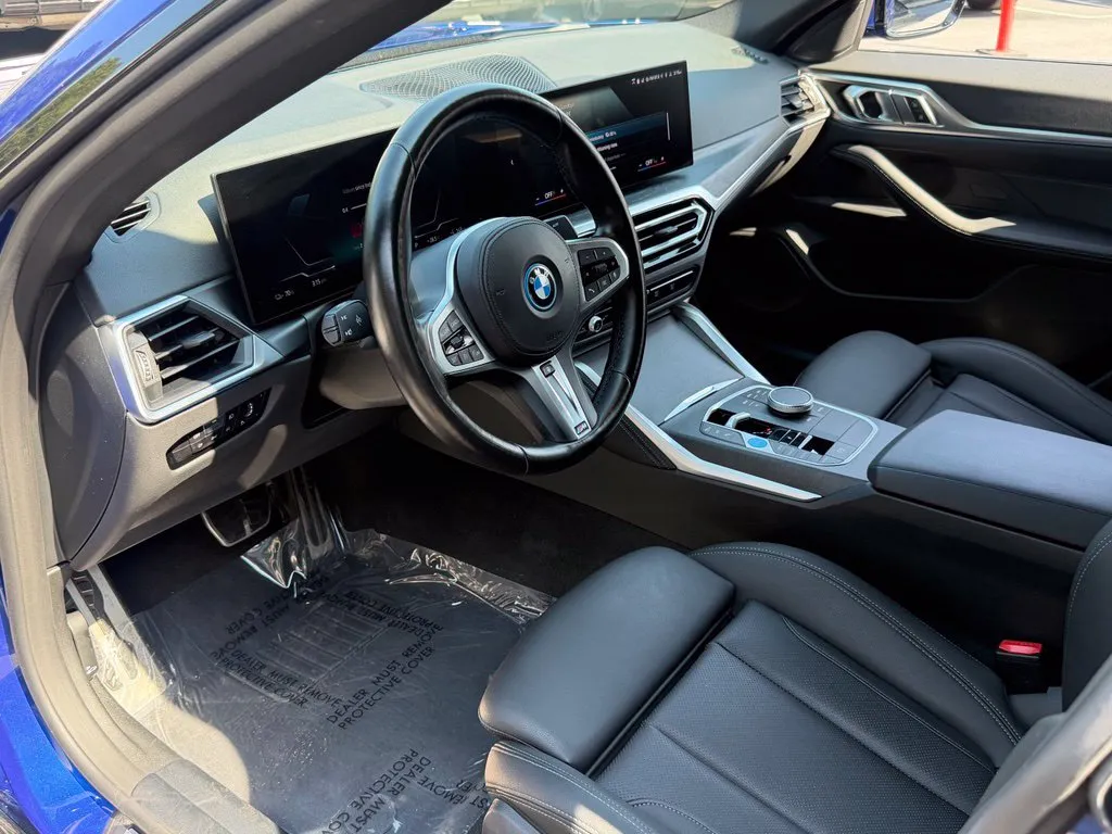 BMW i4 photo 27