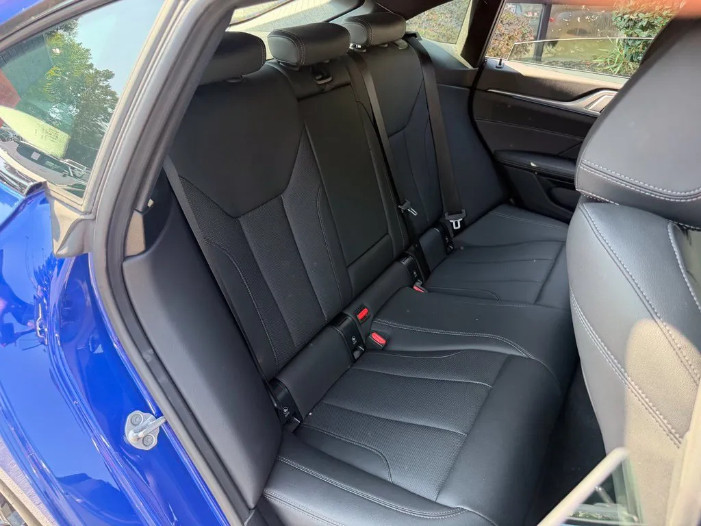 BMW i4 photo 42