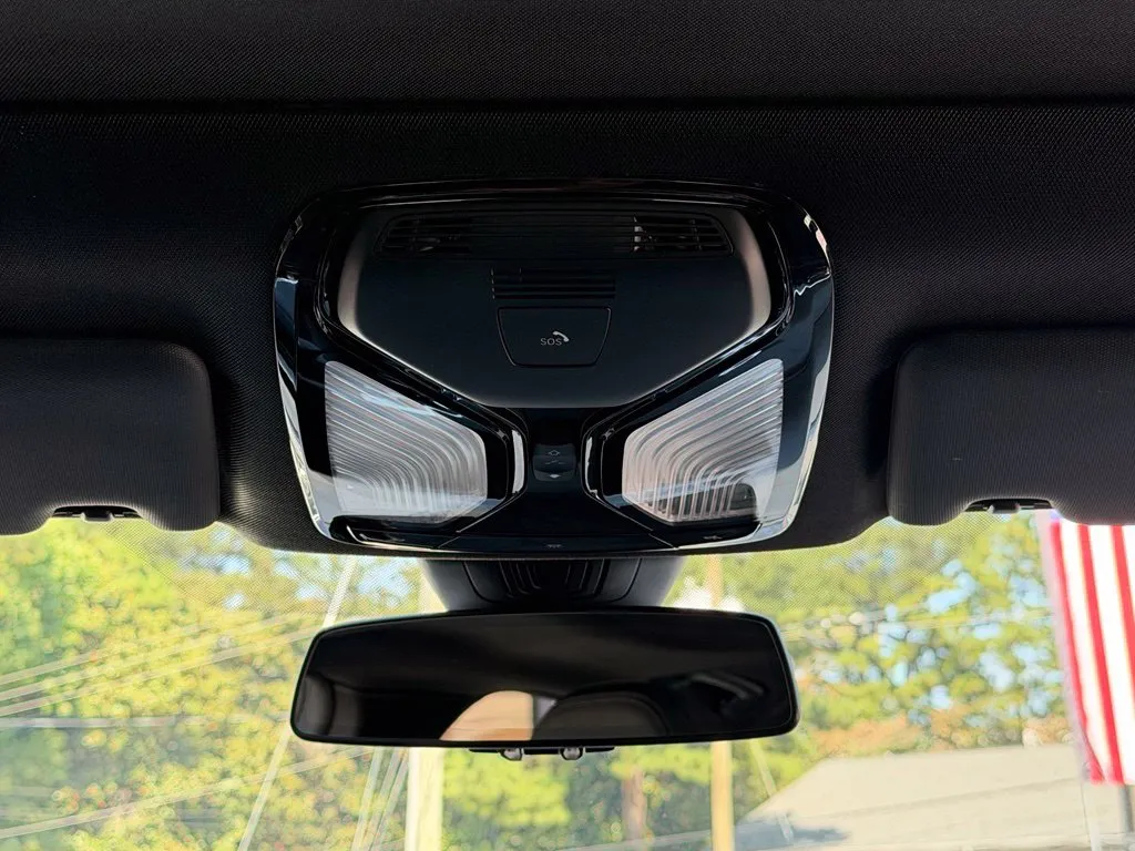BMW i4 photo 52
