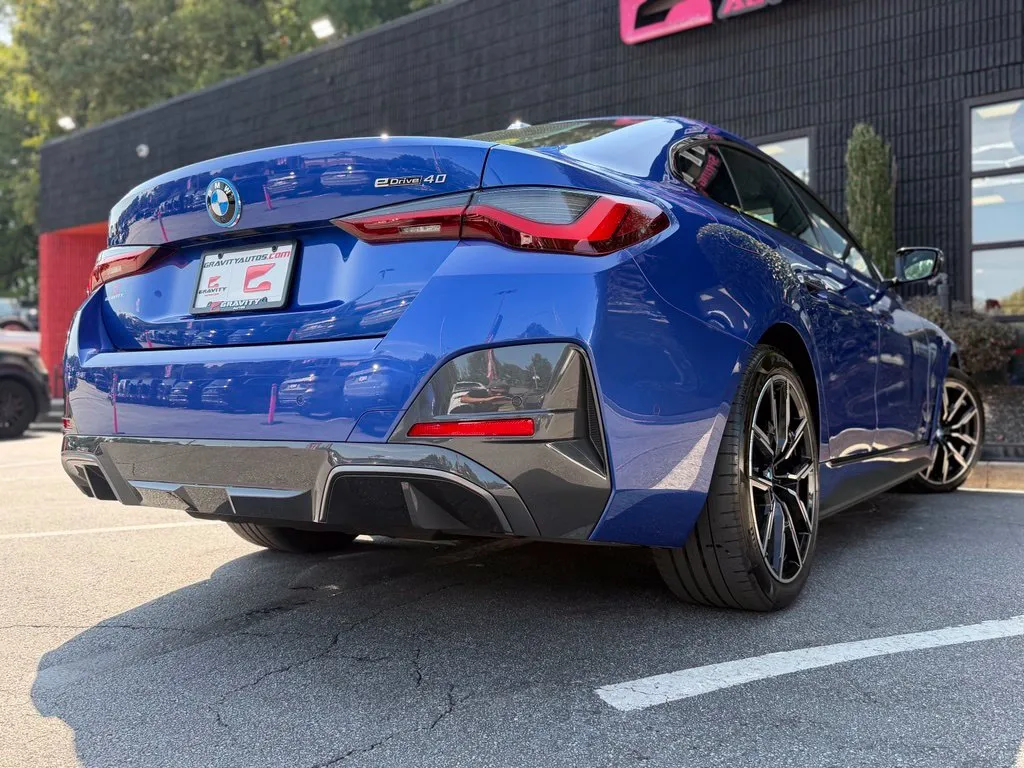 BMW i4 photo 13