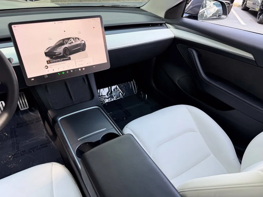 Tesla Model 3 photo 39