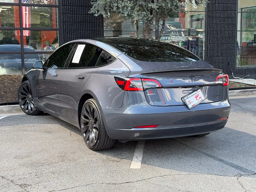 Tesla Model 3 photo 19