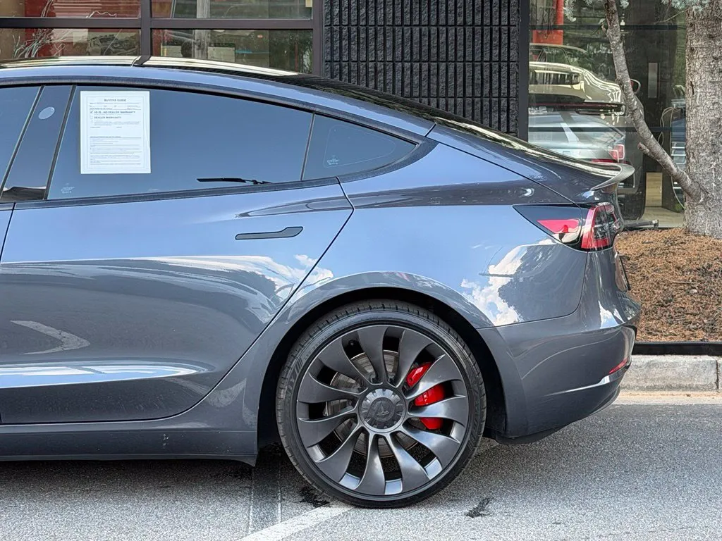 Tesla Model 3 photo 11
