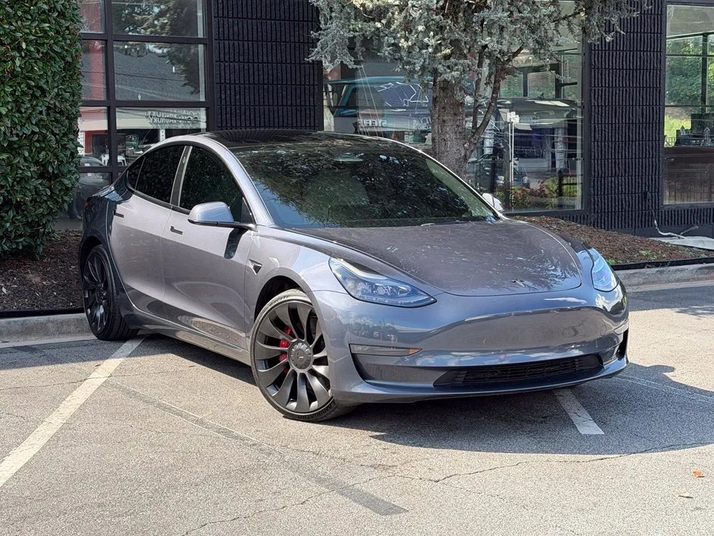 Tesla Model 3 photo 7