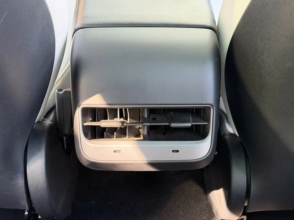Tesla Model 3 photo 46