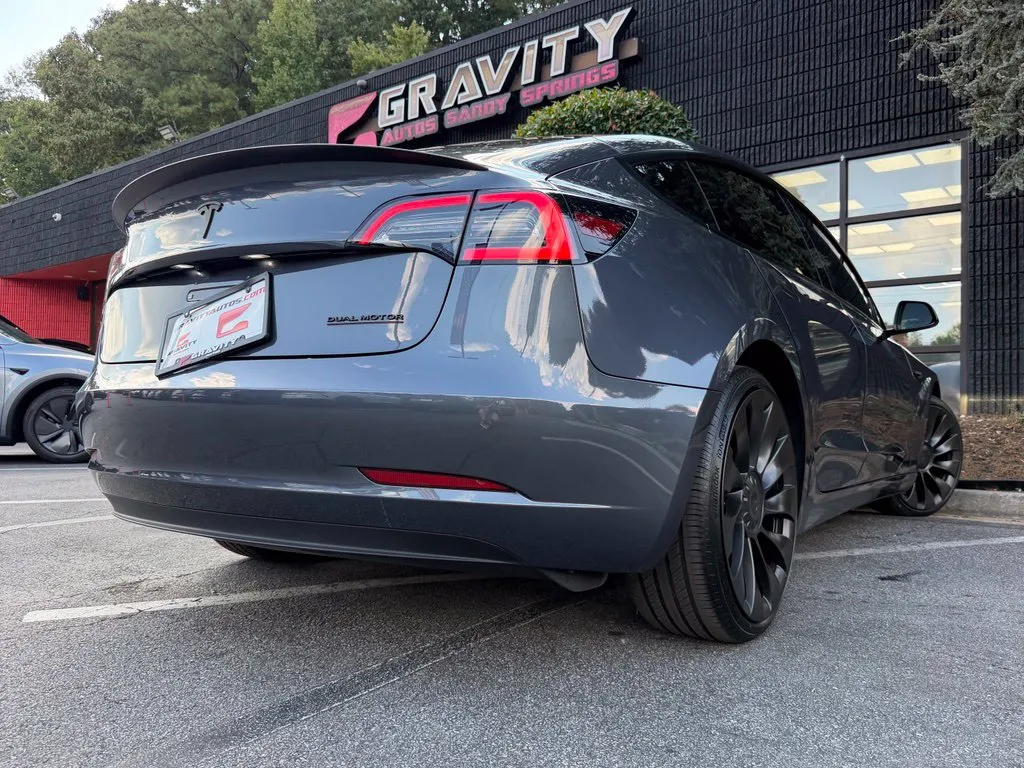 Tesla Model 3 photo 13