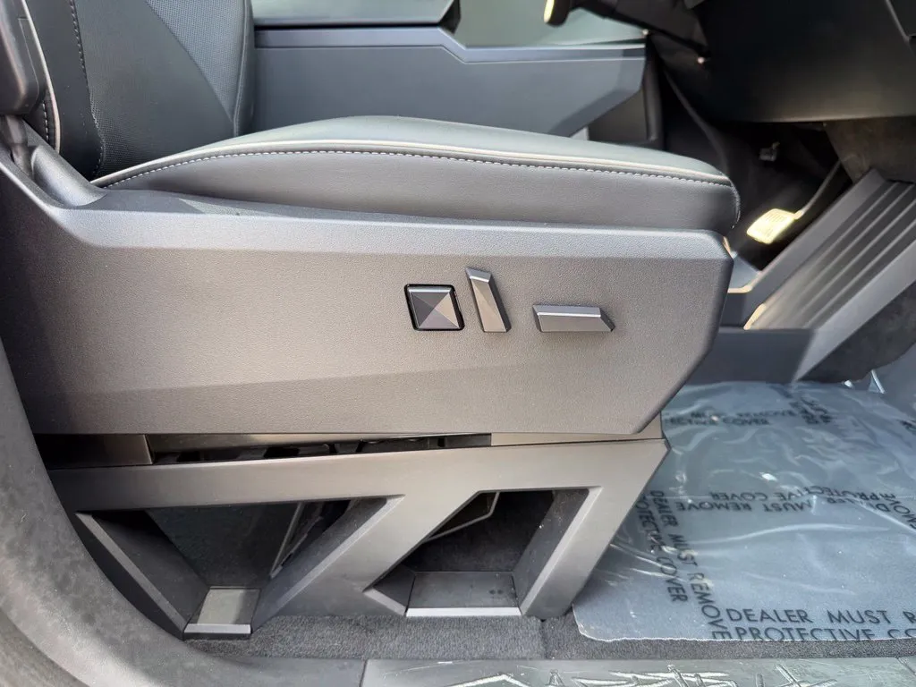 Tesla Cybertruck photo 34