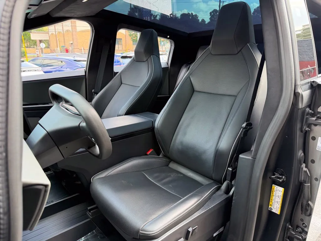 Tesla Cybertruck photo 25