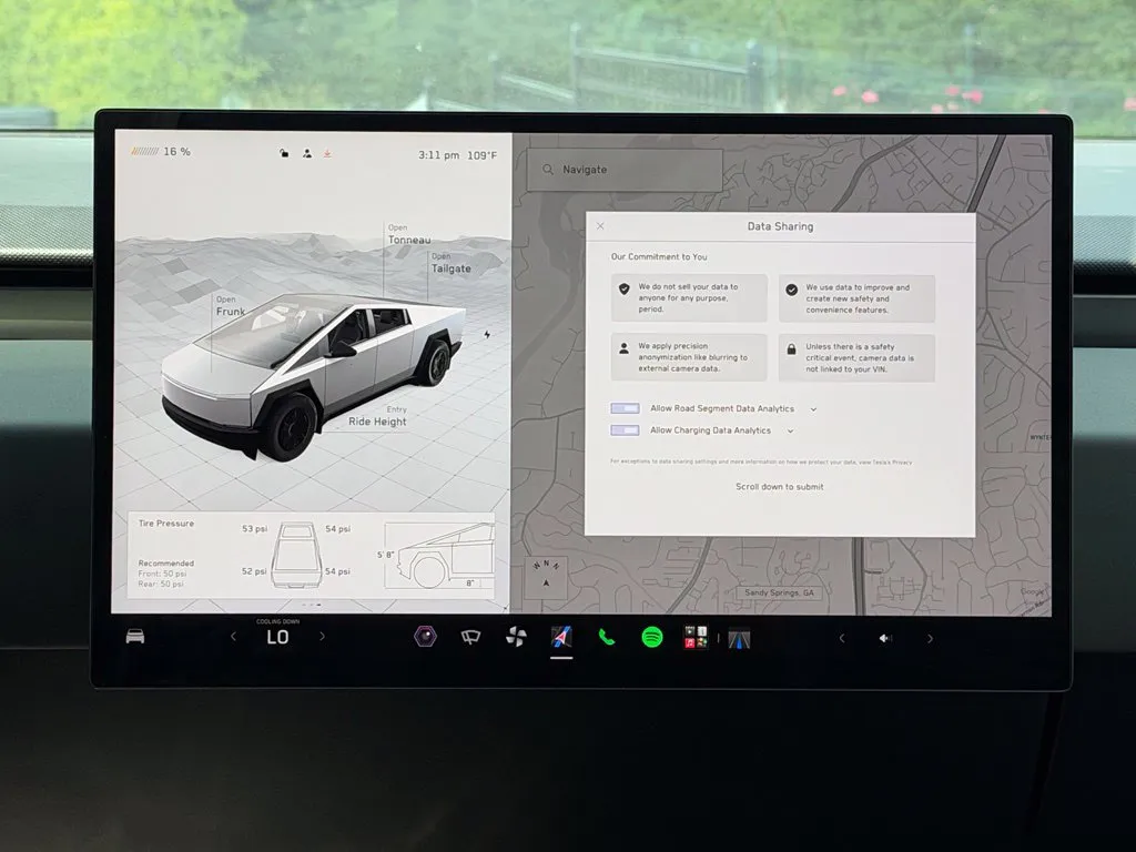 Tesla Cybertruck photo 45