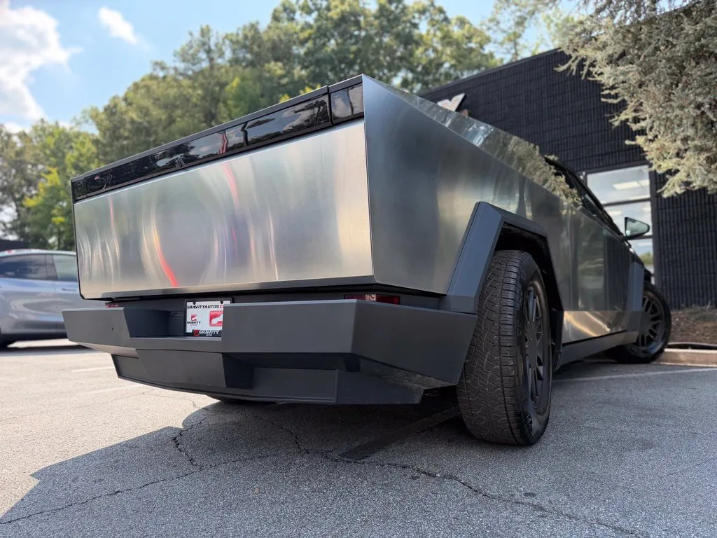 Tesla Cybertruck photo 13
