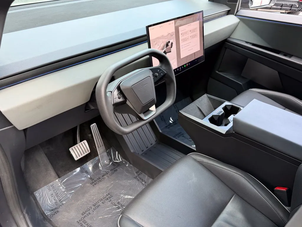 Tesla Cybertruck photo 23