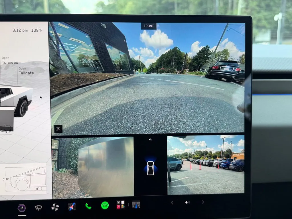 Tesla Cybertruck photo 50