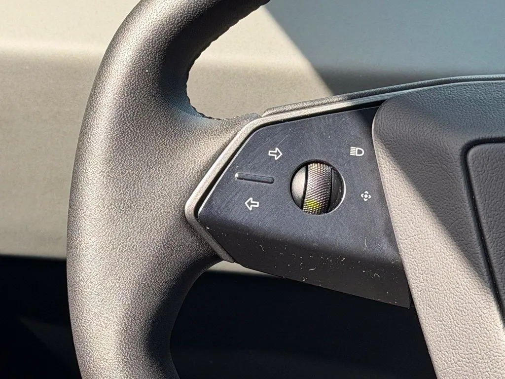 Tesla Cybertruck photo 43