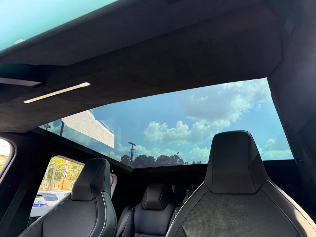 Tesla Cybertruck photo 49