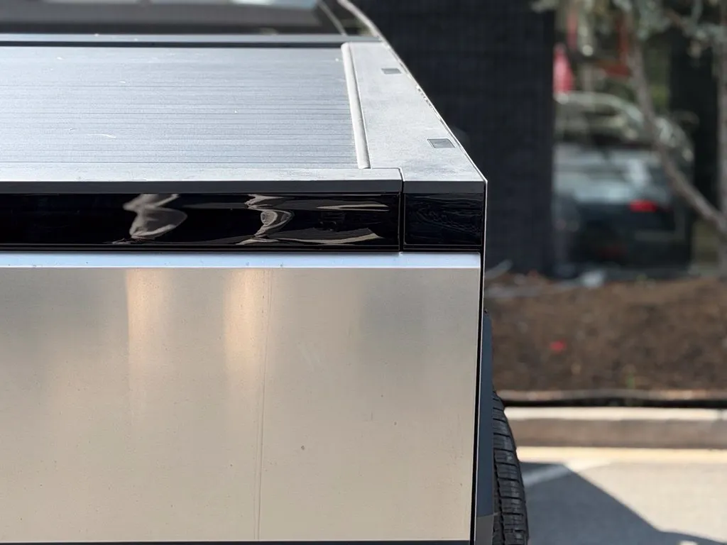 Tesla Cybertruck photo 16