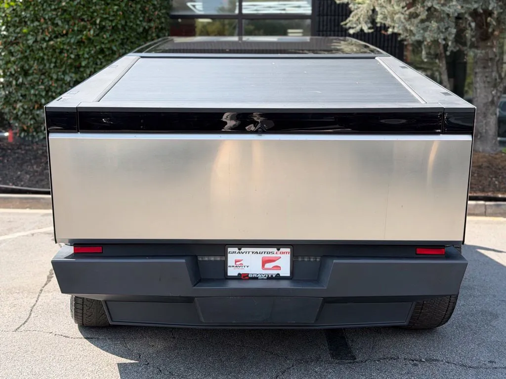 Tesla Cybertruck photo 14