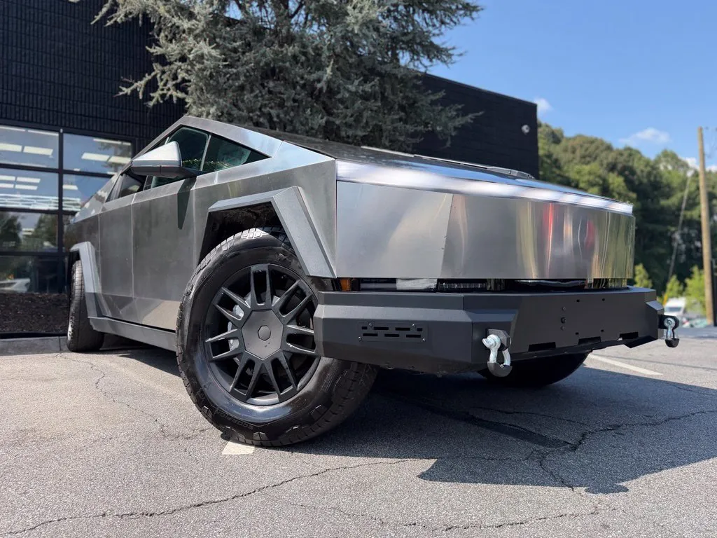 Tesla Cybertruck photo 8