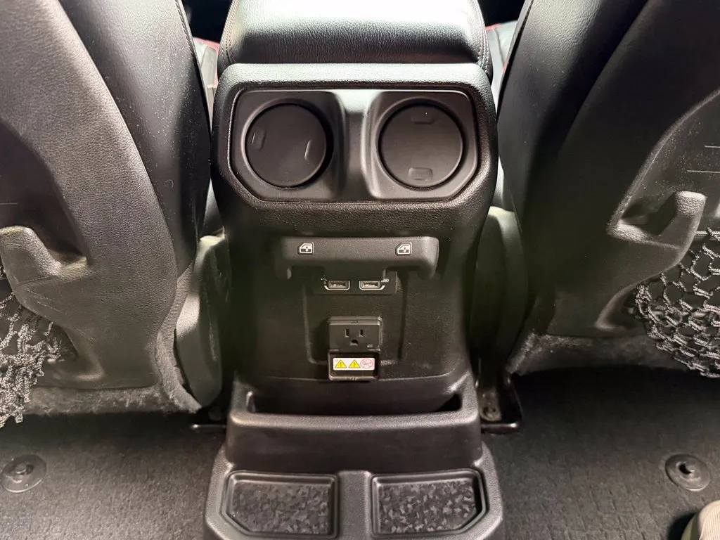 Jeep Wrangler photo 53