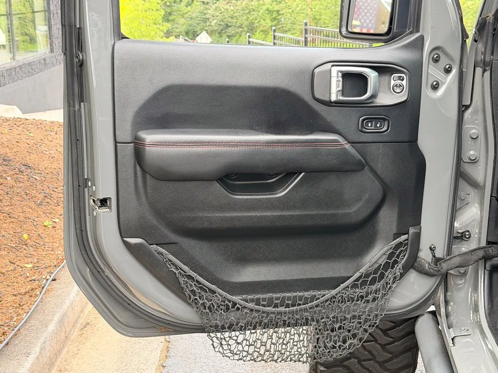 Jeep Wrangler photo 30