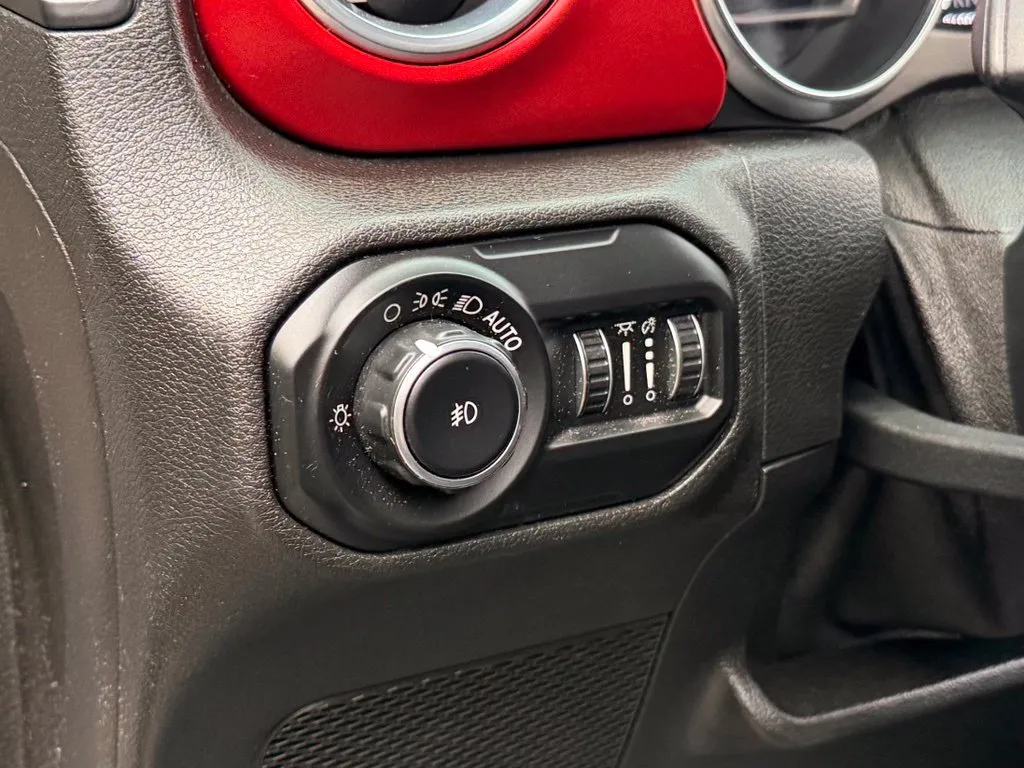 Jeep Wrangler photo 29