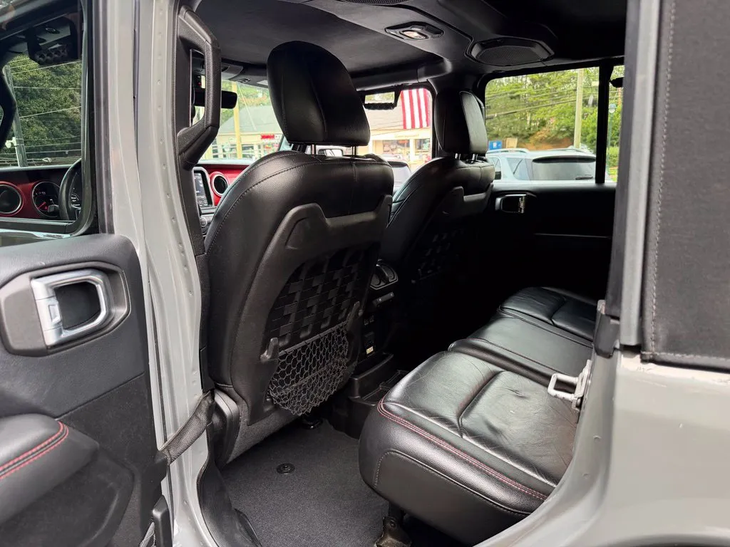 Jeep Wrangler photo 32