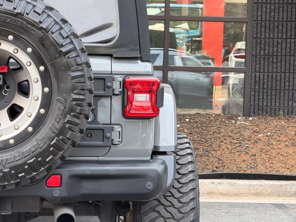 Jeep Wrangler photo 16