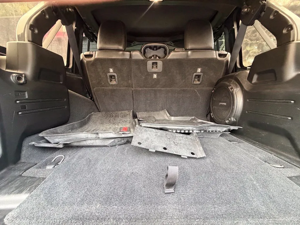 Jeep Wrangler photo 18