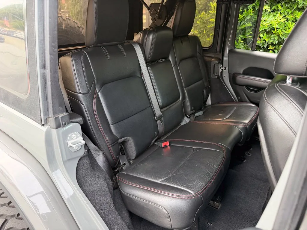 Jeep Wrangler photo 40