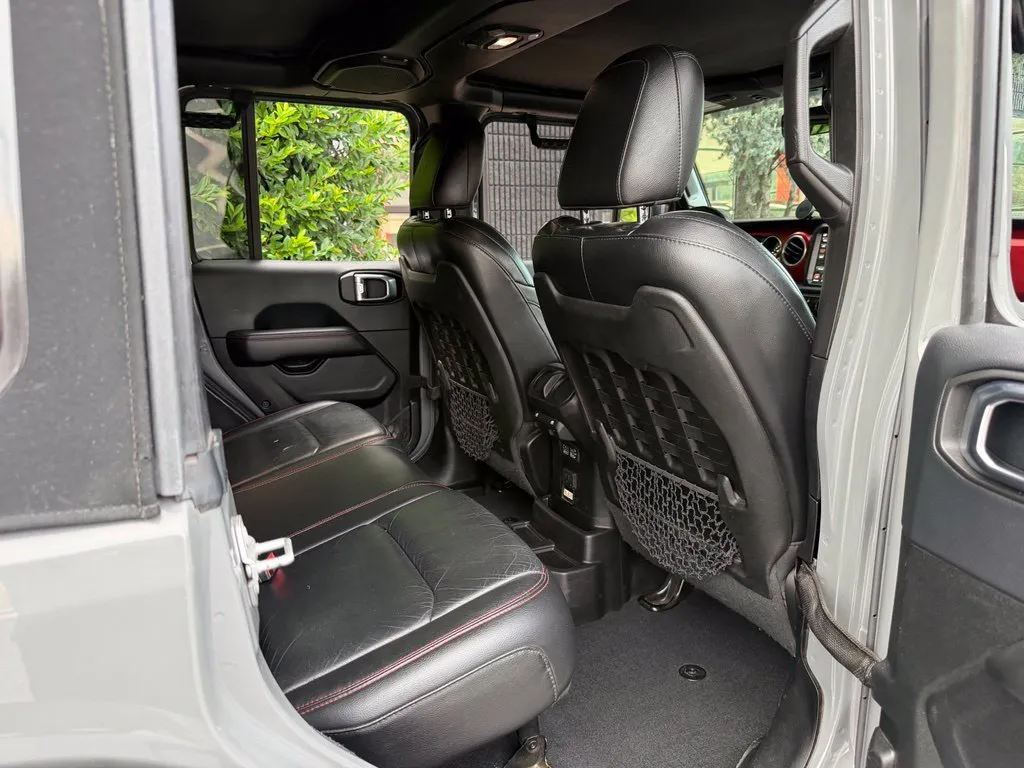 Jeep Wrangler photo 39